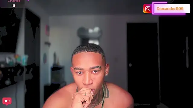 Snapshot of sexy_blacks_ chatting on 06-22-26, 12:13 sexy blacks online show from 06-22-26, 12:13