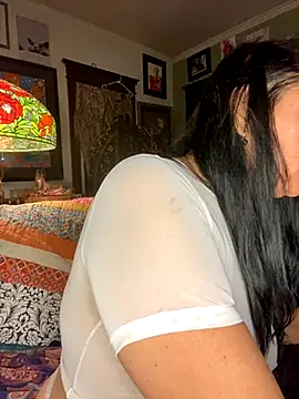 Snapshot of sexyasscougar chatting on 09-18-25, 07:32 sexyasscougar online show from 09-18-25, 07:32