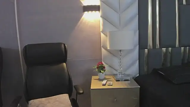 ChloeHarper  online show from 04-07-26, 11:32