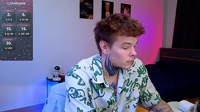 DENIS HERE online show from 12-20-25, 04:03