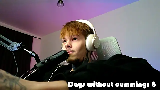 DENIS HERE online show from 04-12-26, 11:21