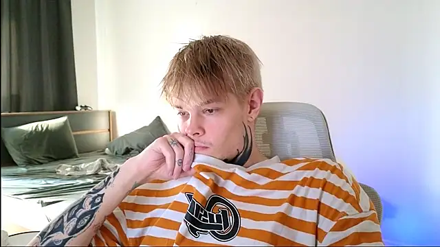 DENIS HERE online show from 05-16-26, 02:38
