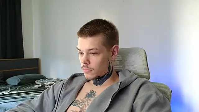 DENIS HERE online show from 06-05-26, 04:02
