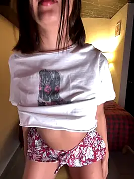 Snapshot of FoxyMx chatting on 11-02-25, 04:15 FoxyMx online show from 11-02-25, 04:15