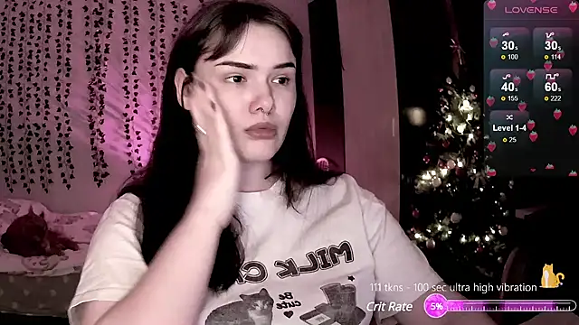 Snapshot of strawberry_elfcat chatting on 12-19-24, 11:35 strawberry elfcat online show from 12-19-24, 11:35