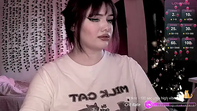 Snapshot of strawberry_elfcat chatting on 01-09-25, 05:23 strawberry elfcat online show from 01-09-25, 05:23