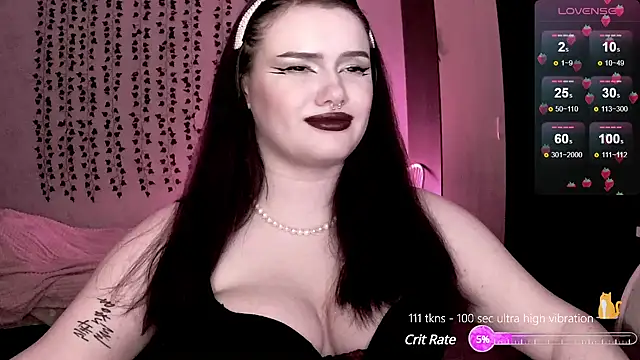 Snapshot of strawberry_elfcat chatting on 01-17-25, 11:18 strawberry elfcat online show from 01-17-25, 11:18