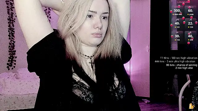 strawberry elfcat online show from 06-11-26, 02:53