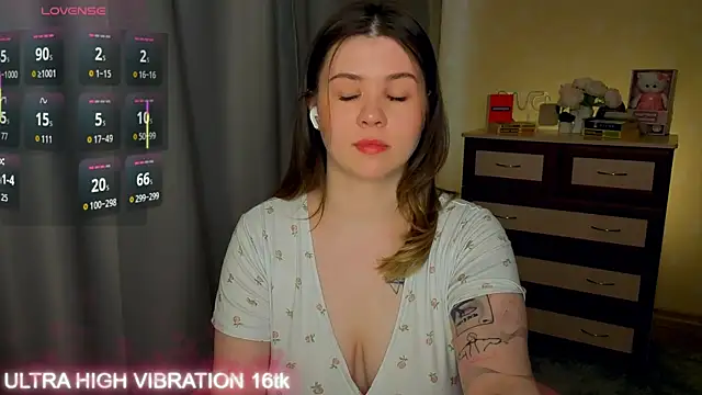 Snapshot of cutie_mili chatting on 05-04-26, 08:32 cutie mili online show from 05-04-26, 08:32