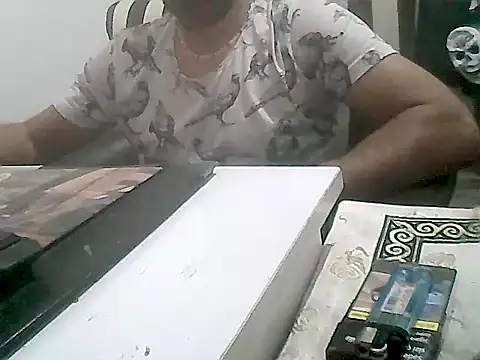 Snapshot of MezaRDanOnLineee chatting on 03-01-25, 10:42 MezaRDanOnLineee online show from 03-01-25, 10:42