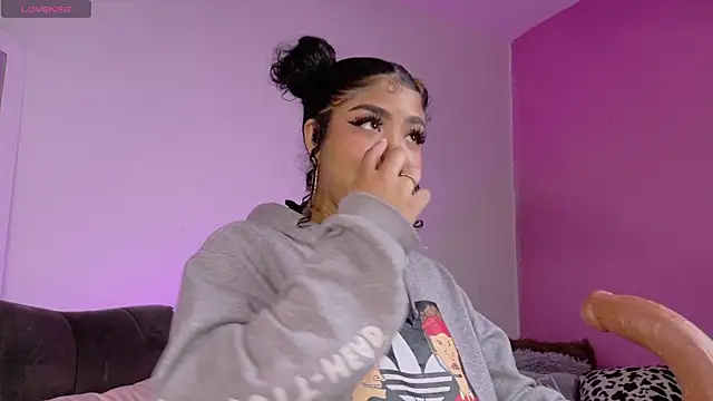 foxxy-lov3 online show from 02-12-26, 01:28