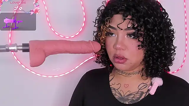 foxxy-lov3 online show from 06-08-26, 02:06