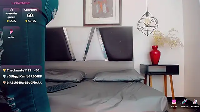 hilary rodriguez online show from 02-11-25, 01:41