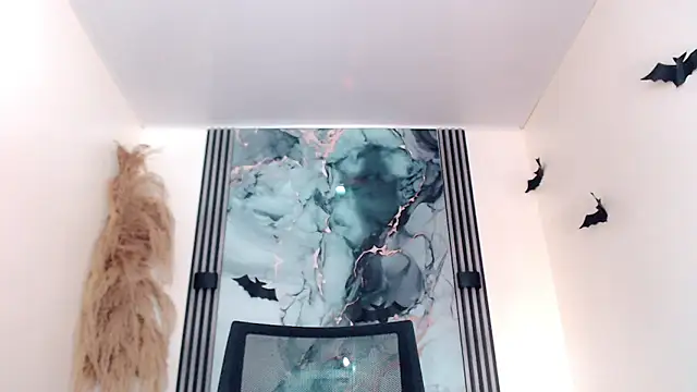 hilary rodriguez online show from 11-04-25, 07:13