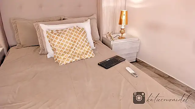 katie cruz online show from 02-12-25, 07:56