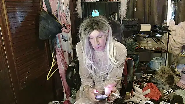 Ombeline1 online show from 11-19-25, 10:37