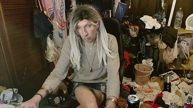 Ombeline1 online show from 01-06-26, 06:00