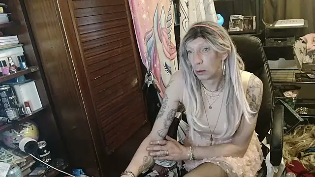 Ombeline1 online show from 04-11-26, 05:56