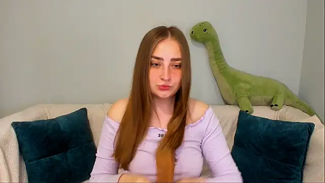 Snapshot of MilliStrii chatting on 05-18-26, 01:24 MilliStrii online show from 05-18-26, 01:24