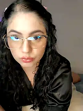 Snapshot of Lia_Hurley chatting on 01-27-25, 07:35 Lia Hurley online show from 01-27-25, 07:35