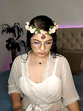 Snapshot of Lia_Hurley chatting on 02-05-25, 03:09 Lia Hurley online show from 02-05-25, 03:09