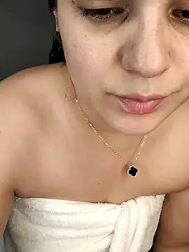 Snapshot of Lia_Hurley chatting on 02-20-25, 02:24 Lia Hurley online show from 02-20-25, 02:24