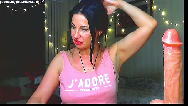 Snapshot of hornymommy69_ chatting on 12-20-24, 09:39 hornymommy69 online show from 12-20-24, 09:39