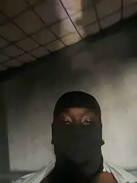 Snapshot of elninoblacko chatting on 01-19-25, 01:12 elninoblacko online show from 01-19-25, 01:12