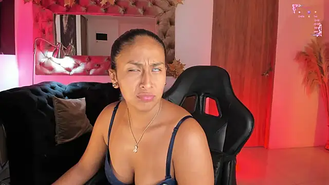 Snapshot of AmelyaMann chatting on 04-30-26, 12:44 AmelyaMann online show from 04-30-26, 12:44