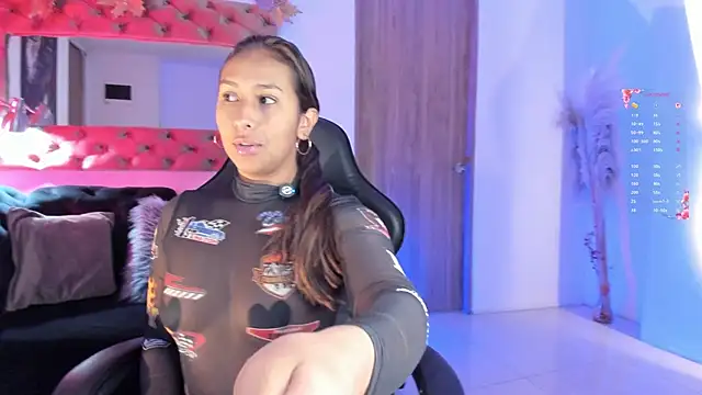 Snapshot of AmelyaMann chatting on 05-20-26, 12:55 AmelyaMann online show from 05-20-26, 12:55