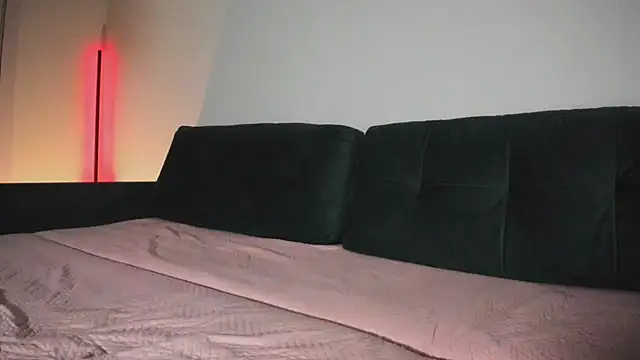 Snapshot of Midnight_Mi chatting on 02-16-25, 03:27 Midnight Mi online show from 02-16-25, 03:27