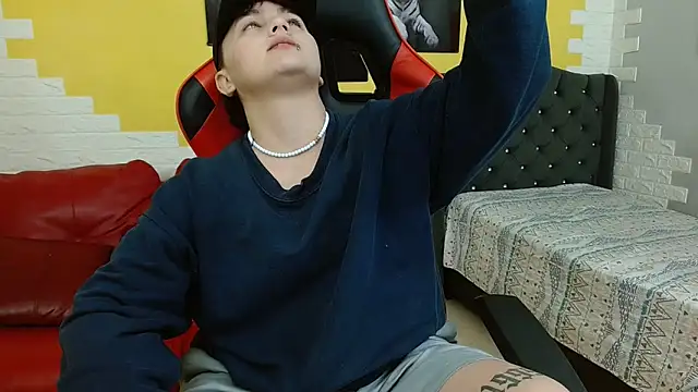 isabeautyx19 online show from 11-25-25, 03:28