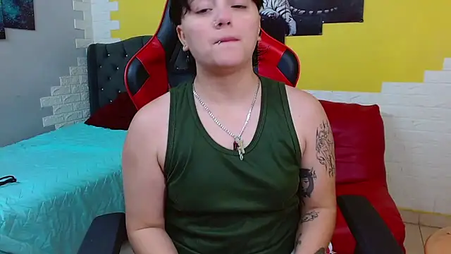 isabeautyx19 online show from 02-18-26, 02:07