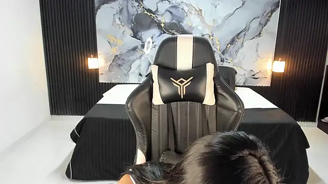 Ivy 16 online show from 03-17-25, 12:04