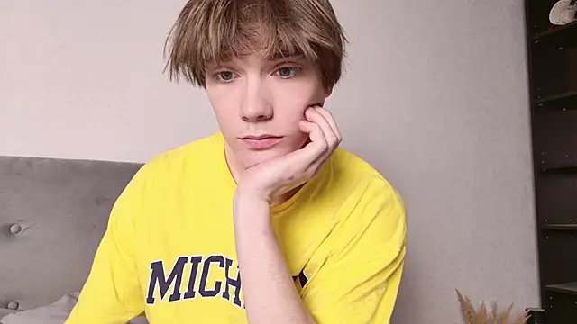 callmenineoneseven online show from 10-30-25, 05:46