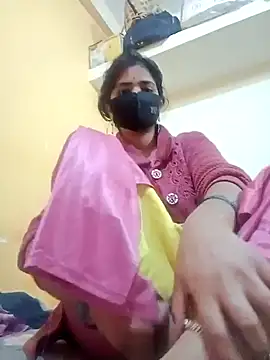 Snapshot of Mamta_Chaterjee chatting on 02-04-25, 02:17 Mamta Chaterjee online show from 02-04-25, 02:17