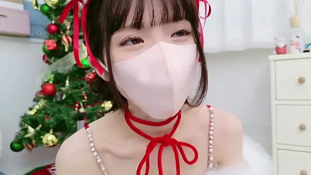 Snapshot of -minami- chatting on 12-27-24, 02:33 -minami- online show from 12-27-24, 02:33