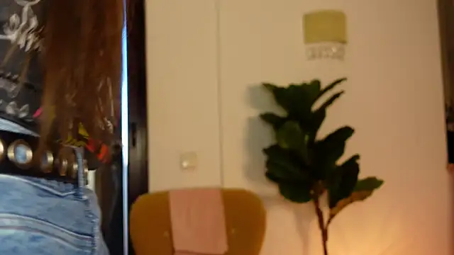 NinaCrystal1 online show from 04-05-26, 05:26