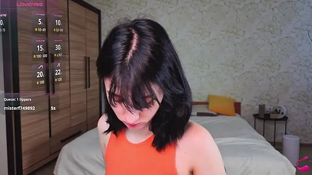 JulisSweet online show from 11-24-25, 08:03