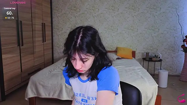 JulisSweet online show from 11-30-25, 07:56