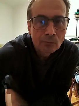 Snapshot of gendos777 chatting on 01-12-26, 01:55 gendos777 online show from 01-12-26, 01:55