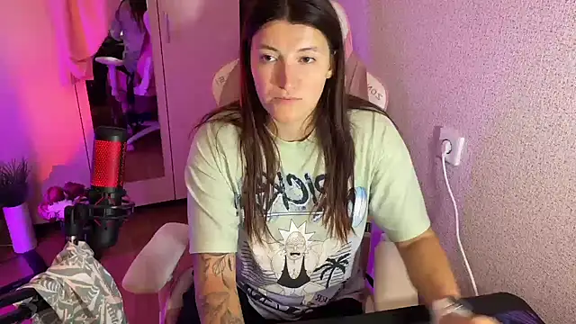 Katrin  kiss online show from 10-22-25, 10:20