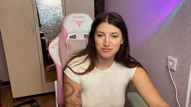 Snapshot of Katrin__kiss chatting on 06-23-26, 07:34 Katrin kiss online show from 06-23-26, 07:34