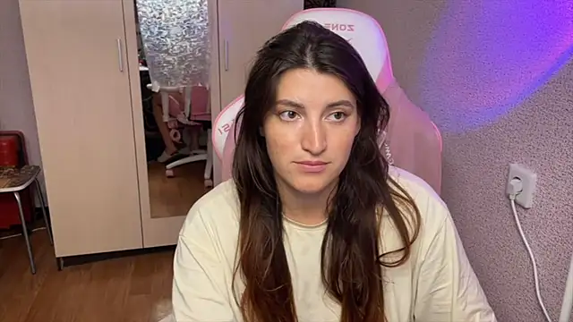 Snapshot of Katrin__kiss chatting on 07-16-26, 08:59 Katrin kiss online show from 07-16-26, 08:59