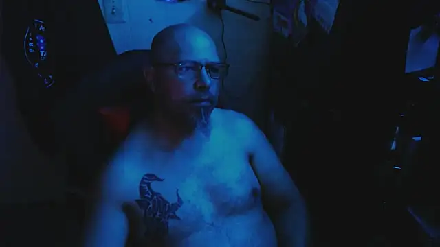 KrazyLegz online show from 04-25-26, 01:52