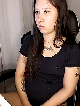 Snapshot of Japabaixinha chatting on 03-06-25, 03:13 Japabaixinha online show from 03-06-25, 03:13