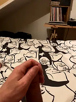 LivingLegend1978 online show from 12-16-25, 08:03