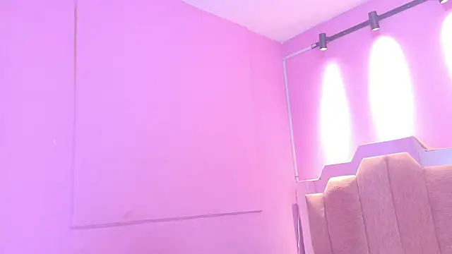 Snapshot of LoveQueen2 chatting on 05-04-26, 12:01 LoveQueen2 online show from 05-04-26, 12:01
