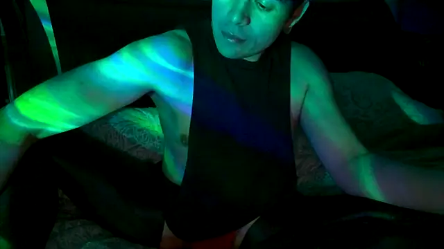 Snapshot of CloudyBoy_Toy chatting on 02-28-25, 05:04 CloudyBoy Toy online show from 02-28-25, 05:04