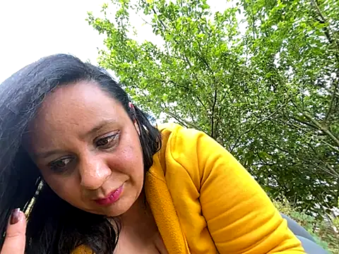 Danielaa a online show from 10-28-25, 09:50